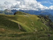 83 Vista verso i pascoli, la baita, il torrione del MIncucco